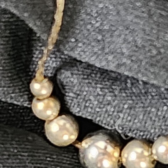 Seven Graduated Sterling Silver Round Ball Spheres on a Silver 17.5" Cobra Chain - Picture 14 of 16